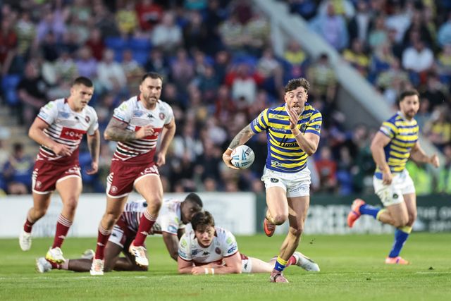 Matty Ashton of Warrington Wolves breaks with the ball during the Betfred Super League round 9 match Warrington Wolves vs Wigan Warriors at The Halliwell Jones Stadium, Warrington, United Kingdom on 24 April 2026

(Photo by Mark Cosgrove/News Images)