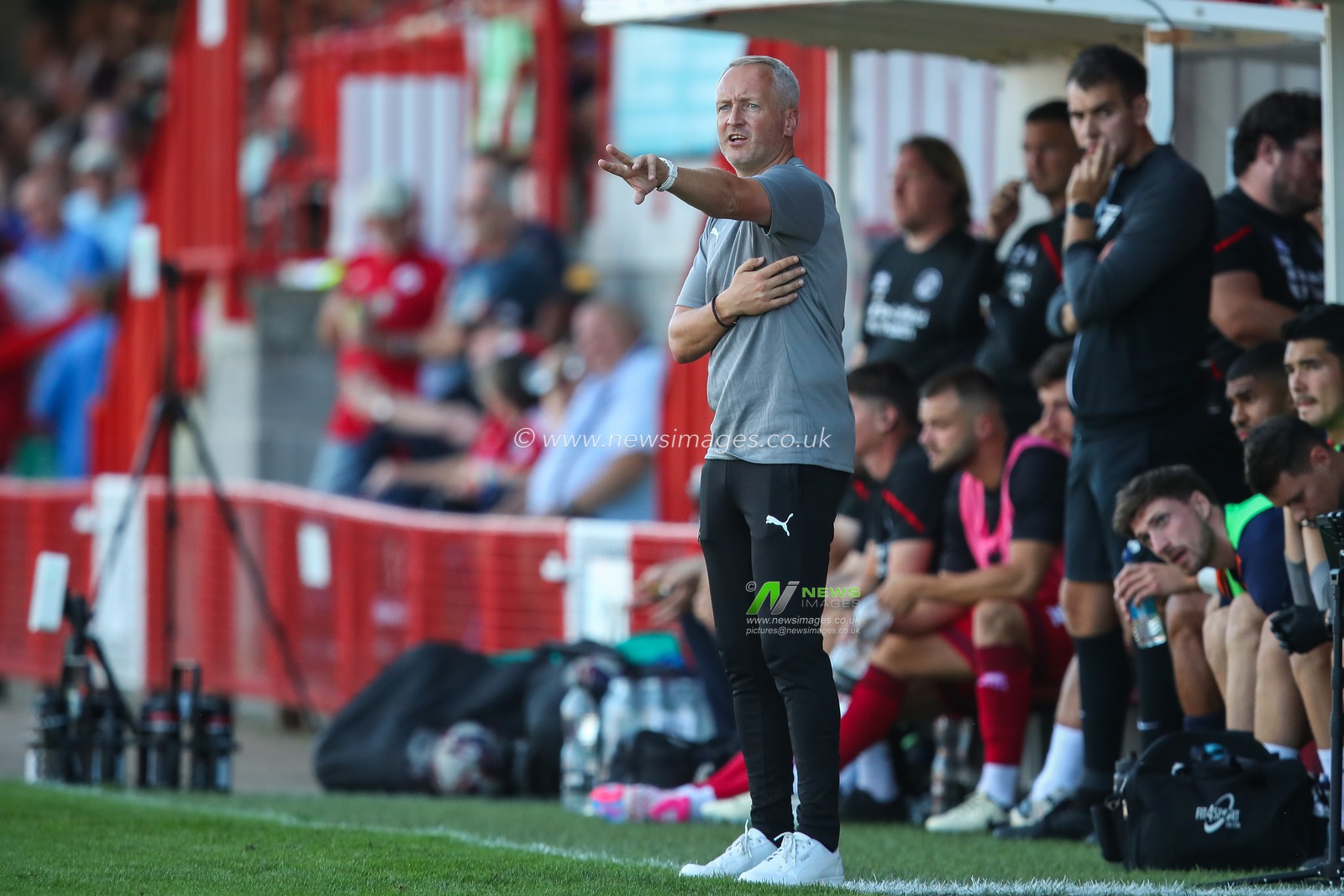 Neil Critchley manager of Blackpool gives his players instructions during the Sky Bet League 1 match Crawley Town vs Blackpool at Broadfield Stadium, Crawley, United Kingdom, 10th August 2024

(Photo by Gareth Evans/News Images)