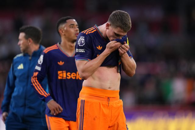 Sven Botman of Newcastle United at full time during the Premier League match Brentford vs Newcastle United at The Gtech Community Stadium, London, United Kingdom, 9th November 2025

(Photo by Harvey Murphy/News Images)

*** GER AUT SUI OUT ***