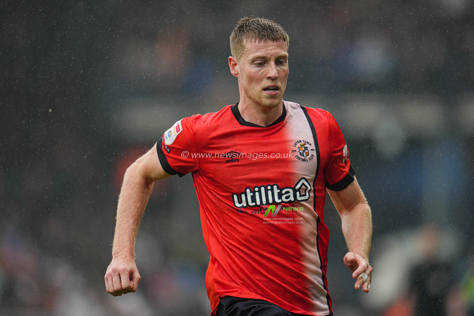 Mark McGuinness of Luton Town during the Sky Bet Championship match Luton Town vs Bristol City at Kenilworth Road, Luton, United Kingdom, 21st April 2025

(Photo by Harvey Murphy/News Images)