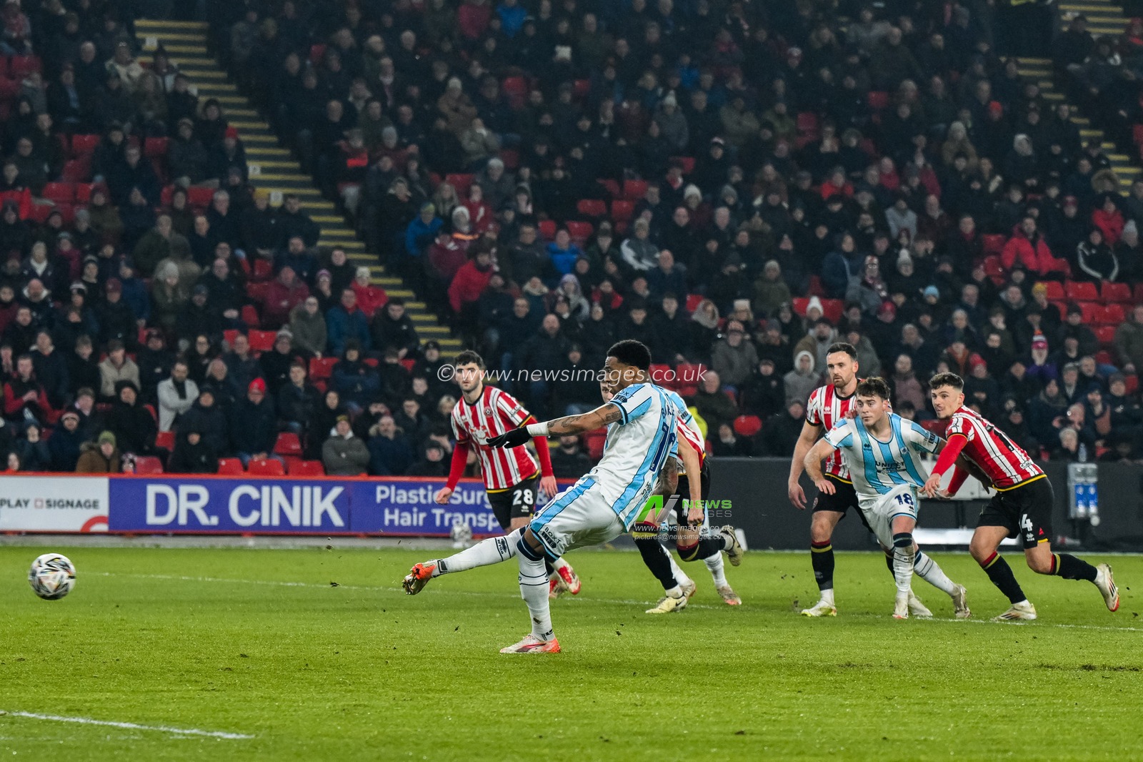 Delano Burgzorg of Middlesbrough scores a penalty to make it 1-1 during the Sky Bet Championship match Sheffield United vs Middlesbrough at Bramall Lane, Sheffield, United Kingdom, 12th February 2025

(Photo by Craig Thomas/News Images)