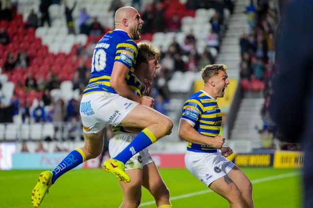 Ewan Irwin of Warrington Wolves celebrates his try during the Betfred Super League round 14 match St Helens vs Warrington Wolves at The BrewDog Stadium, St Helens, United Kingdom on 11 June 2026

(Photo by Maynard Manyowa/News Images)