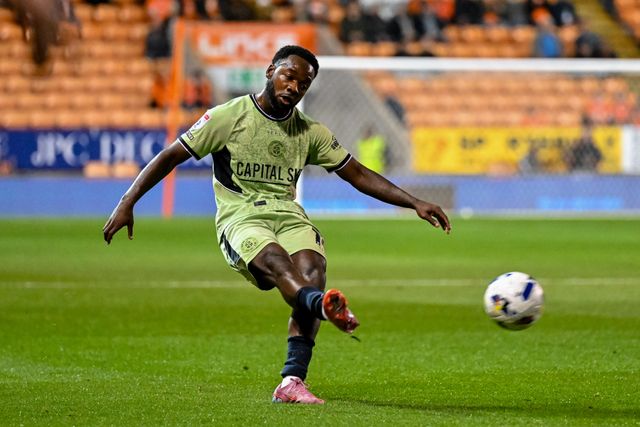 Shayden Morris of Luton Town during the Sky Bet League 1 match Blackpool vs Luton Town at Bloomfield Road, Blackpool, United Kingdom, 30th September 2025

(Photo by Adam Gee/News Images)