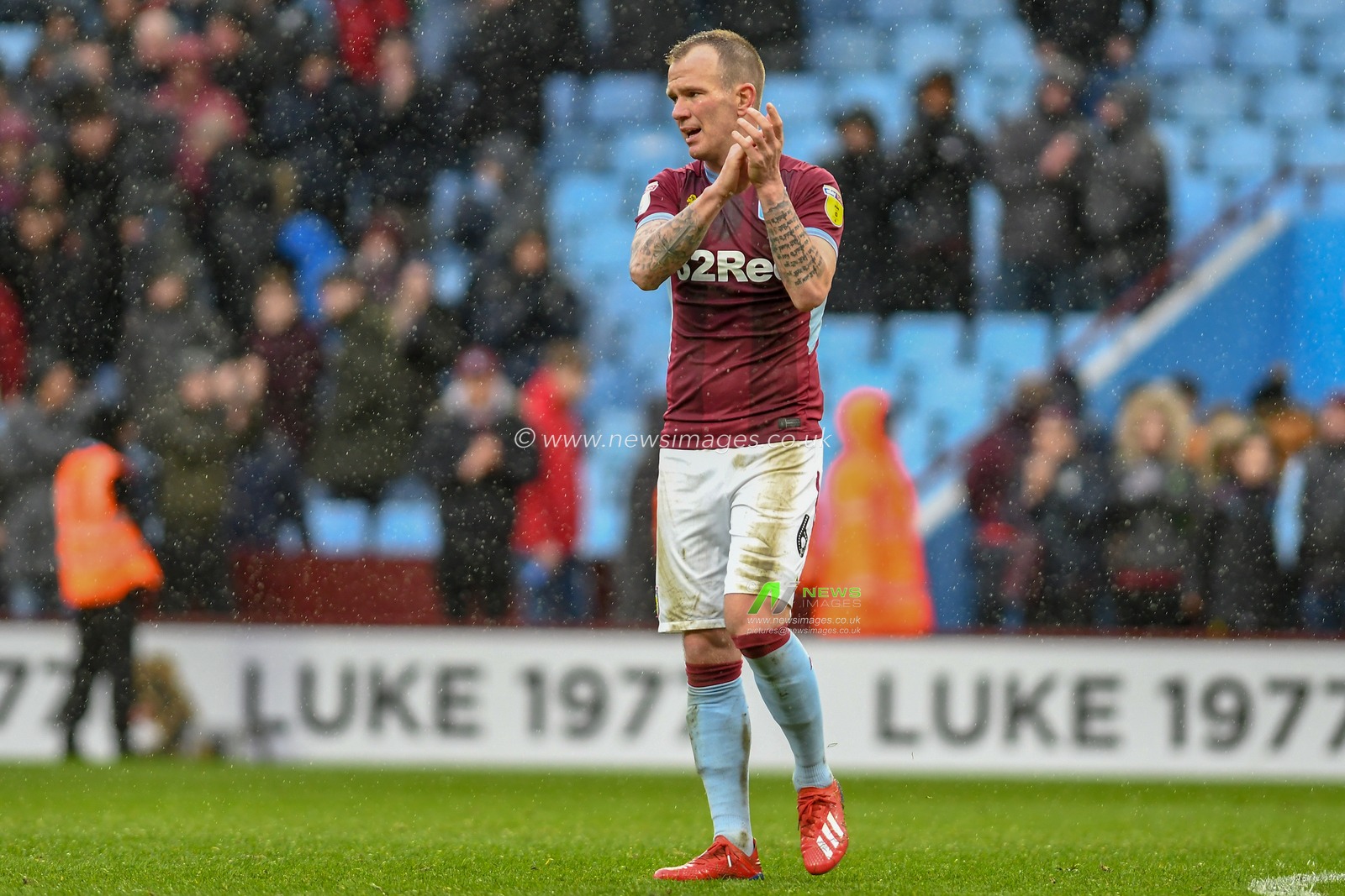 16th March 2019, Villa Park, Birmingham, England ; Sky Bet Championship, Aston Villa v Middlesbrough : Glenn Whelan (06) of Aston Villa

Credit: Gareth Dalley/News Images

English Football League images are subject to DataCo Licence
