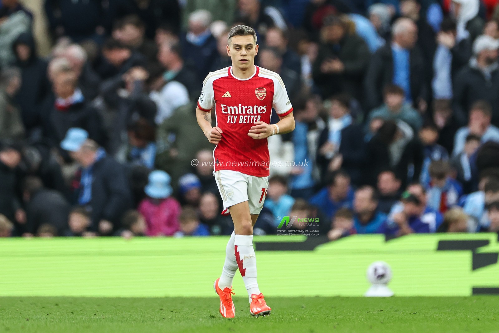 Leandro Trossard of Arsenal during the Premier League match Manchester City vs Arsenal at Etihad Stadium, Manchester, United Kingdom, 31st March 2024

(Photo by Mark Cosgrove/News Images)