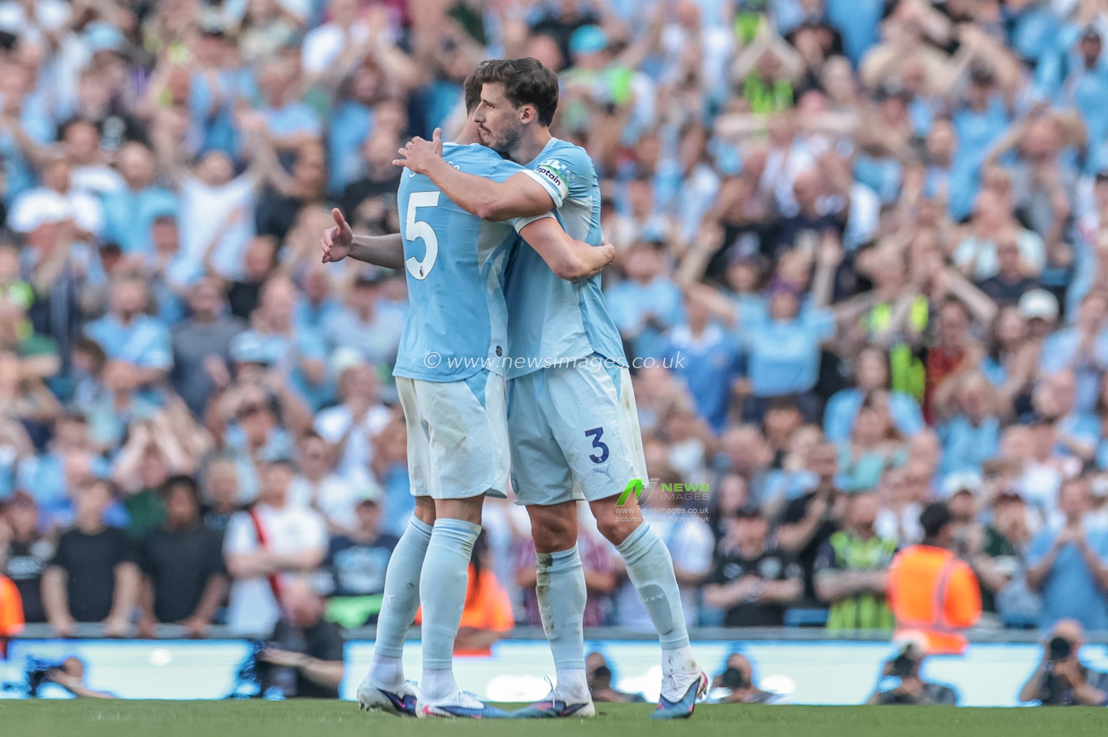 John Stones of Manchester City leaves the field of play to a standing ovation as fans sing, ‘Jonny Stones’ during the Premier League match Manchester City vs Aston Villa at Etihad Stadium, Manchester, United Kingdom on 24 May 2026

(Photo by Mark Cosgrove/News Images)