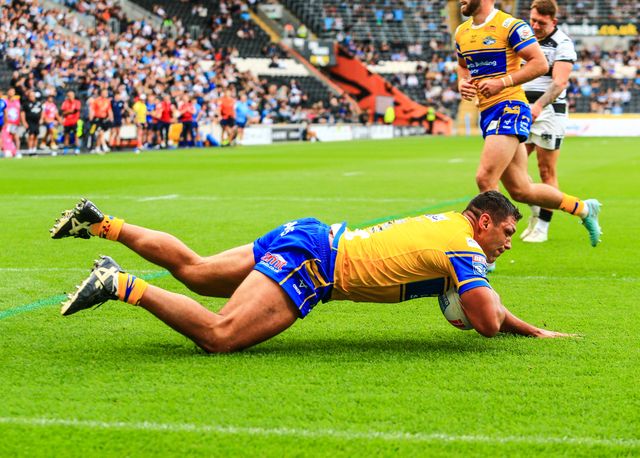 Ryan Hall  of Leeds Rhinos goes over for a try  during the Betfred Super League Round 24 match Hull FC vs Leeds Rhinos at MKM Stadium, Hull, United Kingdom, 30th August 2025

(Photo by Richard Bierton/News Images)