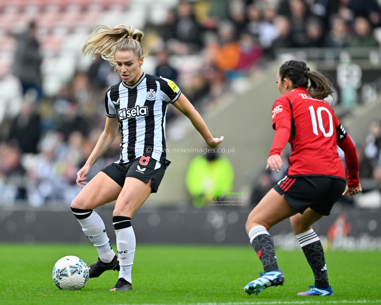 Emma Kelly of Newcastle United Women in action, during the Vitality Women's FA Cup match Manchester United Women vs Newcastle United women at Leigh Sports Village, Leigh, United Kingdom, 14th January 2024

(Photo by Cody Froggatt/News Images)