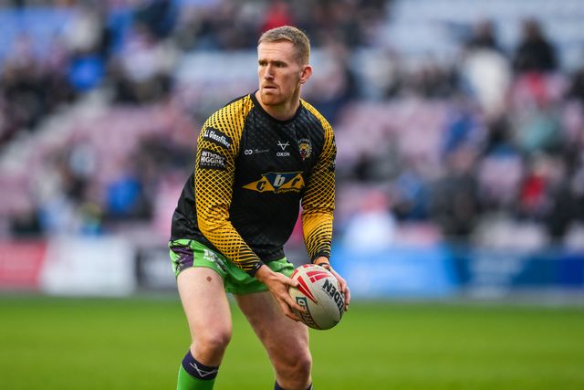 Rowan Milnes of Castleford Tigers during pre match warm up ahead of the Betfred Super League Round 8 match Wigan Warriors vs Castleford Tigers at DW Stadium, Wigan, United Kingdom, 19th April 2024

(Photo by Craig Thomas/News Images)