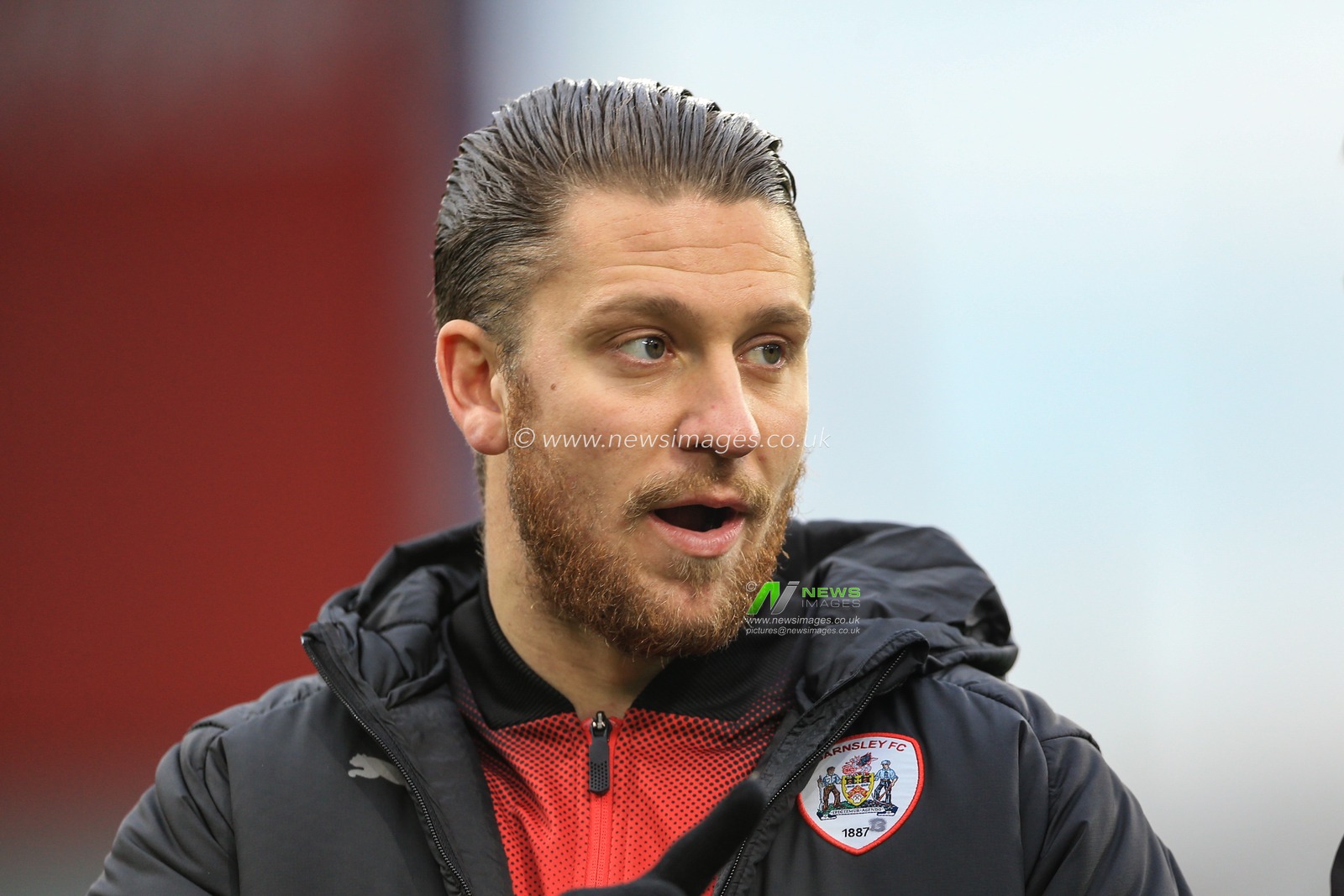 5th January 2019, Turf Moor, Burnley, England ; The Emirates FA Cup, 3rd Round, Burnley vs Barnsley : George Moncur (10) of Barnsley warming up

Credit: Mark Cosgrove/News Images

English Football League images are subject to DataCo Licence