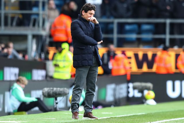 Keith Andrews manager of Brentford instructs team during the Premier League match Burnley vs Brentford at Turf Moor, Burnley, United Kingdom on 28 February 2026

(Photo by Jorge Horsted/News Images)