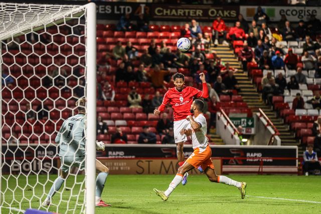 Amani Richards of Barnsley scores to make it 2-1 during the Sky Bet League One match Barnsley vs Blackpool at Oakwell, Barnsley, United Kingdom on 02 September 2026

(Photo by Alfie Cosgrove/News Images)