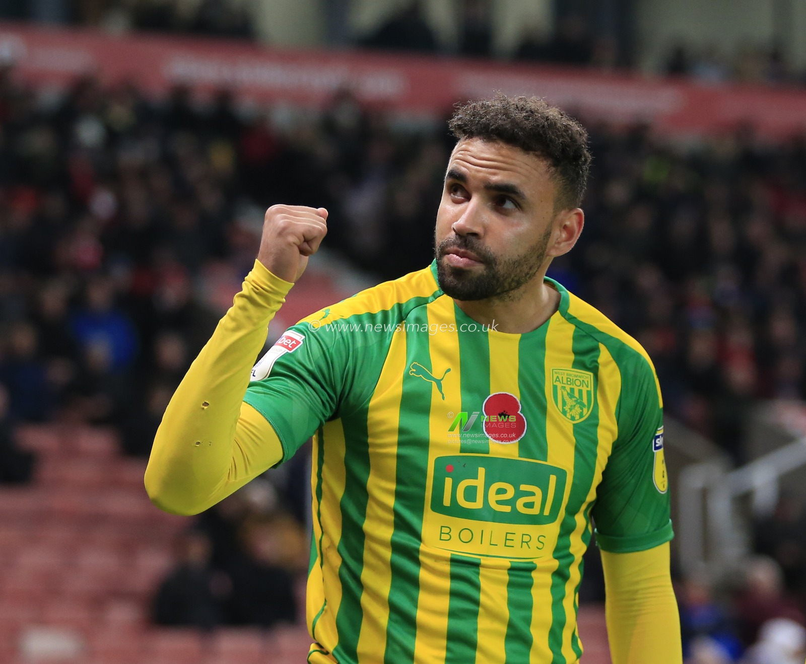 4th November 2019, Bet365 Stadium, Stoke-on-Trent, England; Sky Bet Championship, Stoke City v West Bromwich Albion : Hal Robson-Kanu (4) of West Bromwich Albion celebrates scoring a penalty in the 69th minute, 0-2 to West Bromwich Albion

Credit: Conor Molloy/News Images