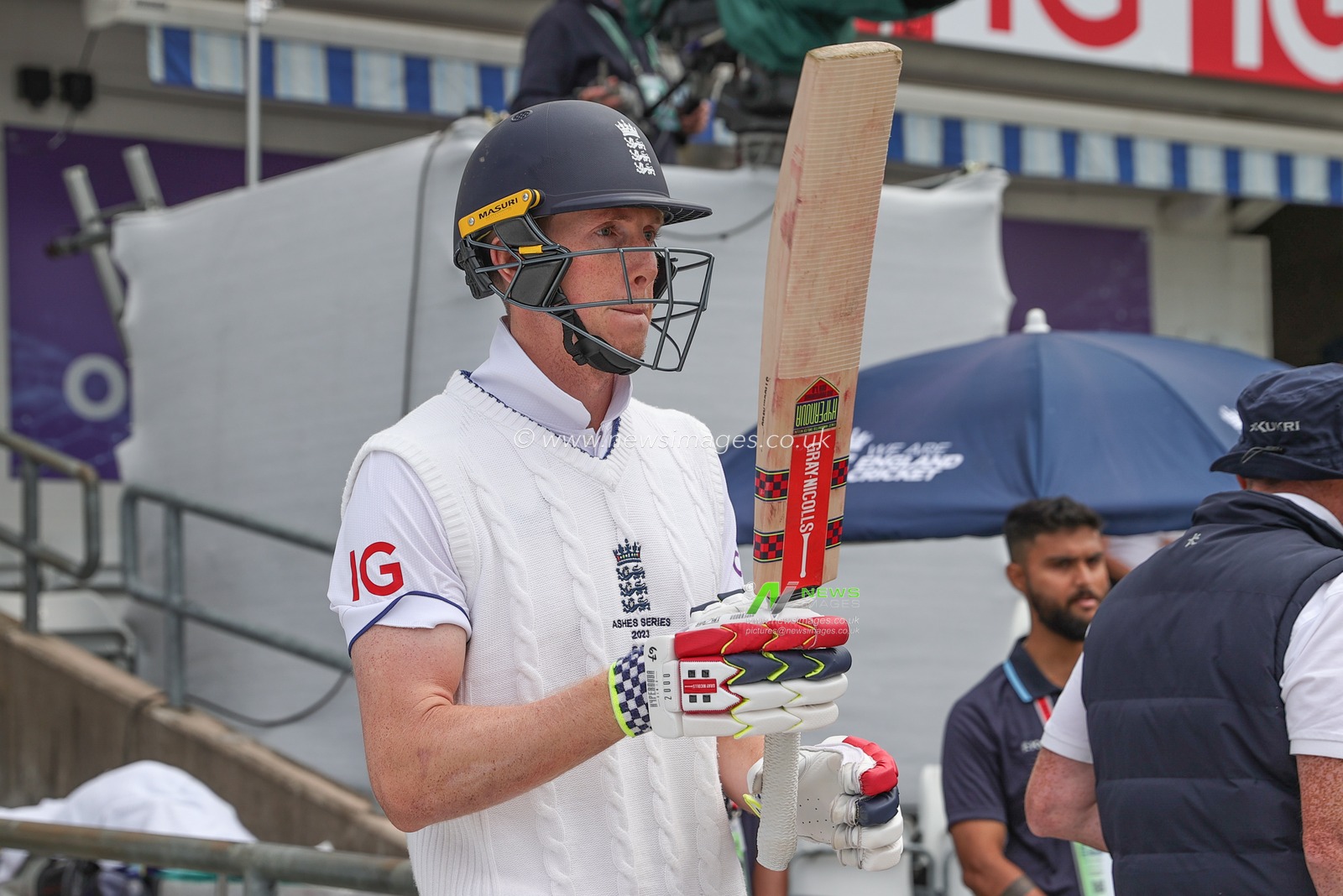 Zak Crawley of England coming out to bat during the LV= Insurance Ashes Third Test Series Day 4 England vs Australia at Headingley Stadium, Leeds, United Kingdom, 9th July 2023

(Photo by Mark Cosgrove/News Images)