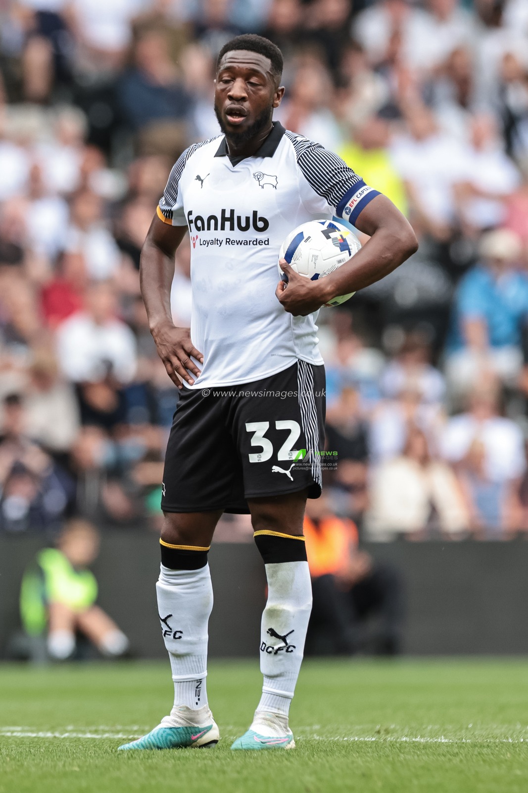 Ebou Adams of Derby County with the ball during the Sky Bet Championship match Derby County vs Coventry City at Pride Park Stadium, Derby, United Kingdom, 16th August 2025

(Photo by Mark Cosgrove/News Images)