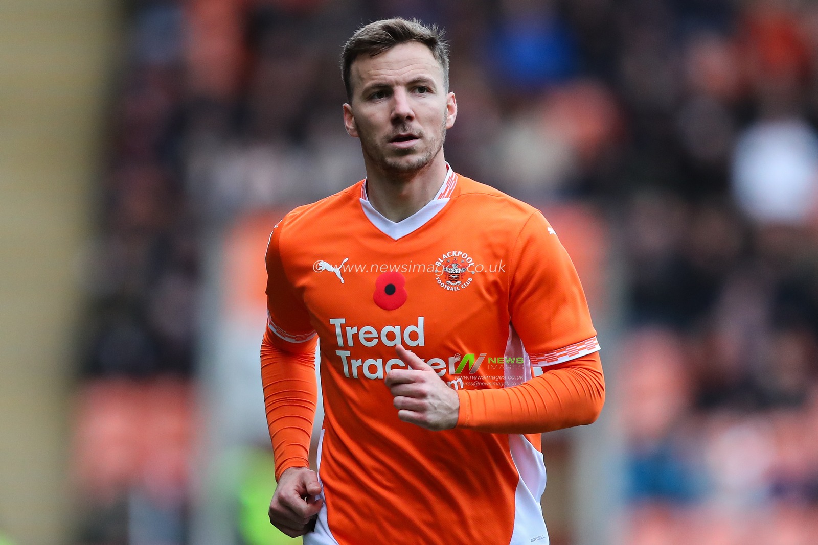 Lee Evans of Blackpool during the Sky Bet League 1 match Blackpool vs Northampton Town at Bloomfield Road, Blackpool, United Kingdom, 16th November 2024

(Photo by Gareth Evans/News Images)