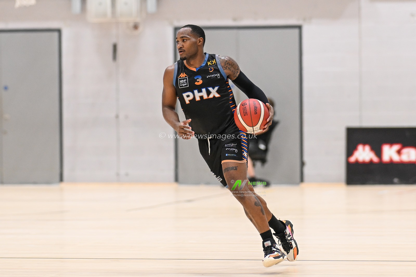 LaQuincy Rideau of Cheshire Phoenix in action during the British Basketball Championship match Cheshire Phoenix vs Surrey Scorchers at Ellesmere Port Sports Village, Ellesmere Port, United Kingdom, 19th November 2023

(Photo by Craig Thomas/News Images)