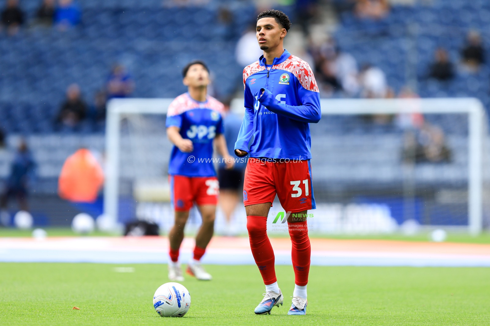 Kristi Montgomery of Blackburn Rovers warms up ahead of the Sky Bet Championship match Preston North End vs Blackburn Rovers at Deepdale, Preston, United Kingdom on 05 September 2026

(Photo by Jorge Horsted/News Images)