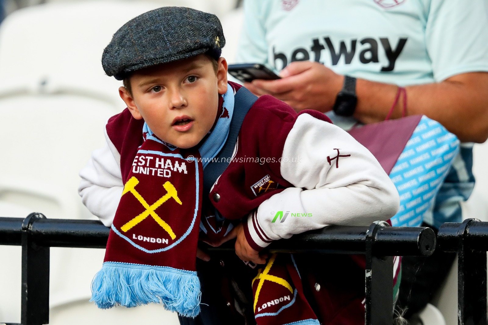 Fans arrive at London Stadium prior to during the Premier League match West Ham United vs Chelsea at London Stadium, London, United Kingdom, 22nd August 2025

(Photo by Izzy Poles/News Images)