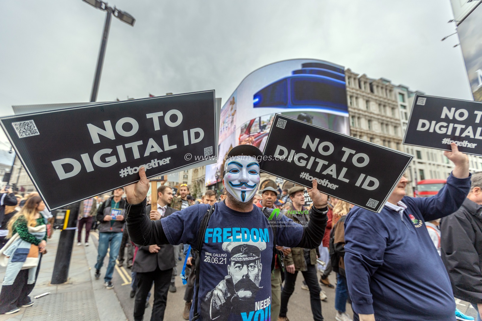 Hundreds of demonstrators gathered at Marble Arch and marched through central London to Whitehall, voicing strong opposition to the Governmentâ€™s proposed introduction of digital ID systems. Protesters carried banners and chanted slogans defending privacy, freedom, and civil liberties.

(Photo by Abdullah Bailey/News Images)