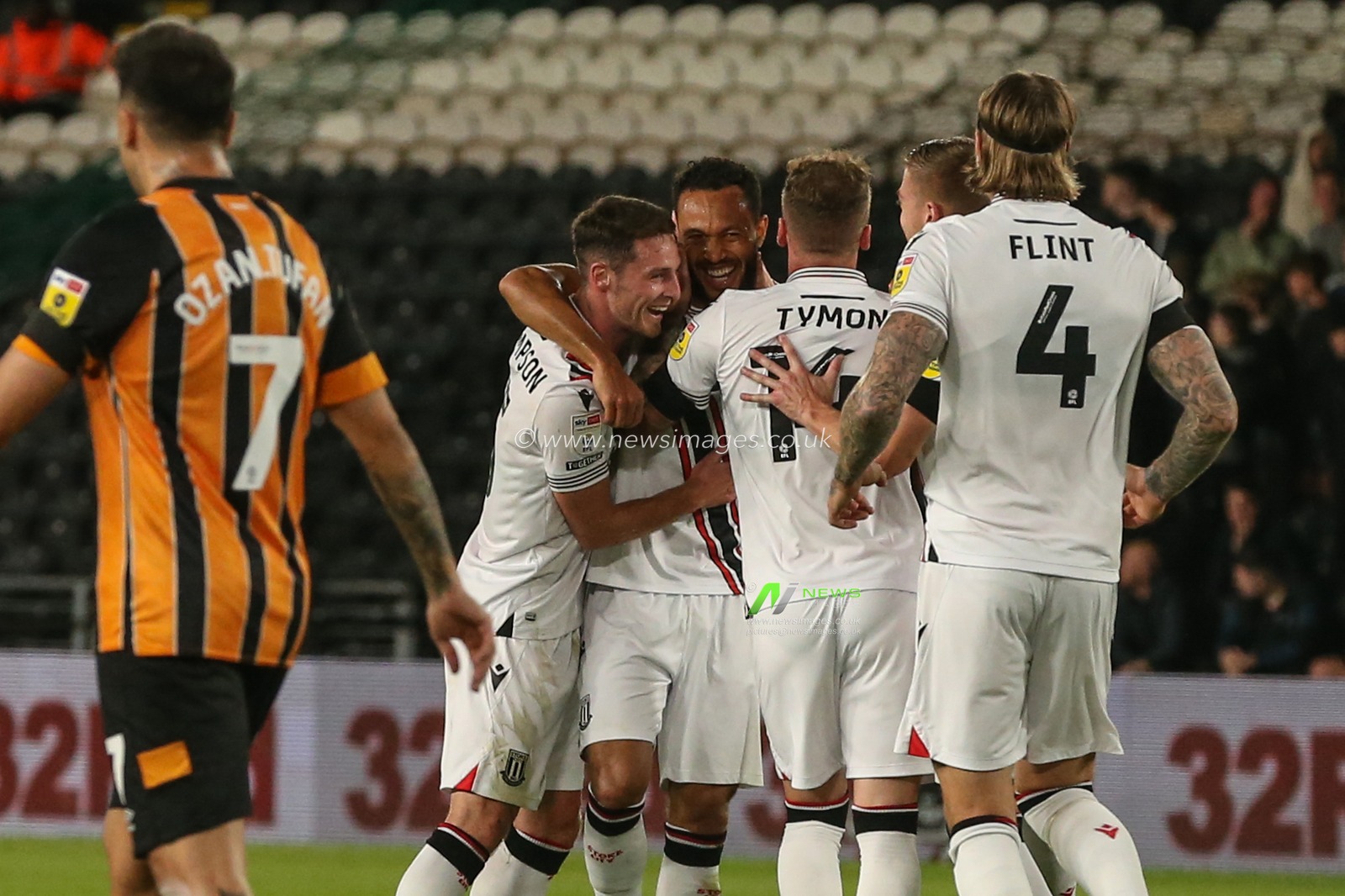 Lewis Baker #8 of Stoke City celebrates his goal to make it 0-1 during the Sky Bet Championship match Hull City vs Stoke City at MKM Stadium, Hull, United Kingdom, 13th September 2022

(Photo by David Greaves/News Images)