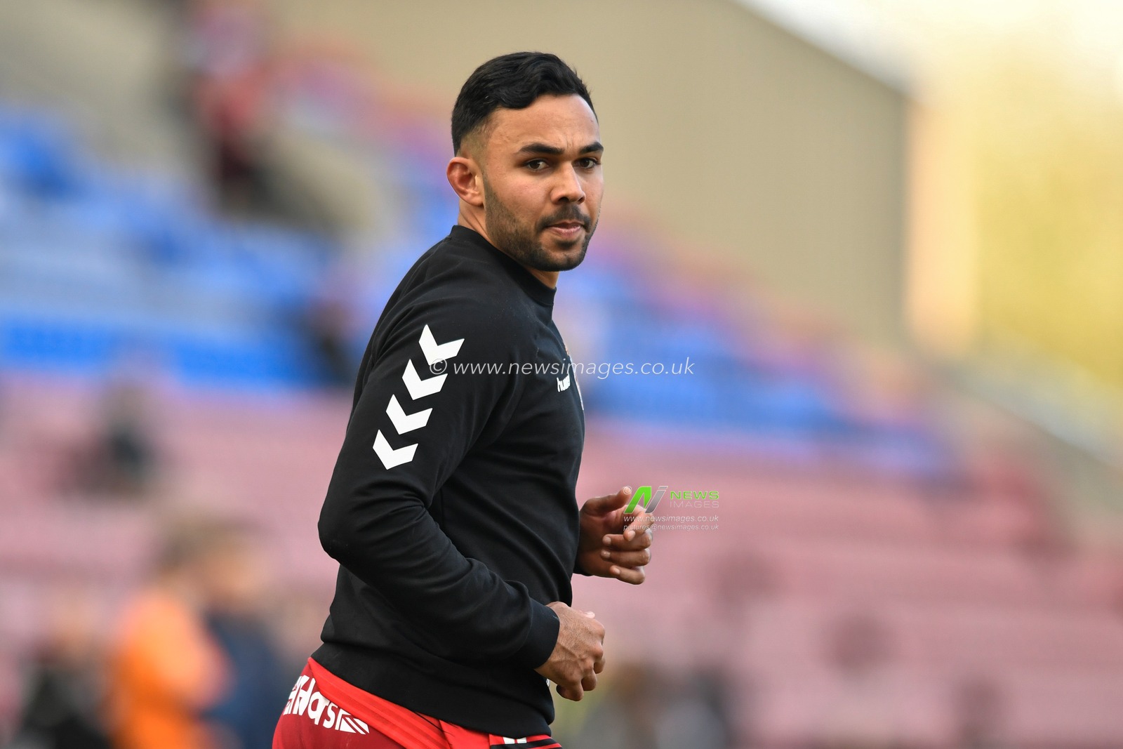 8th March 2020, DW Stadium, Wigan, England; Betfred Super League, Wigan Warriors v Hull KR : Bevan French (6) of Wigan Warriors warming up