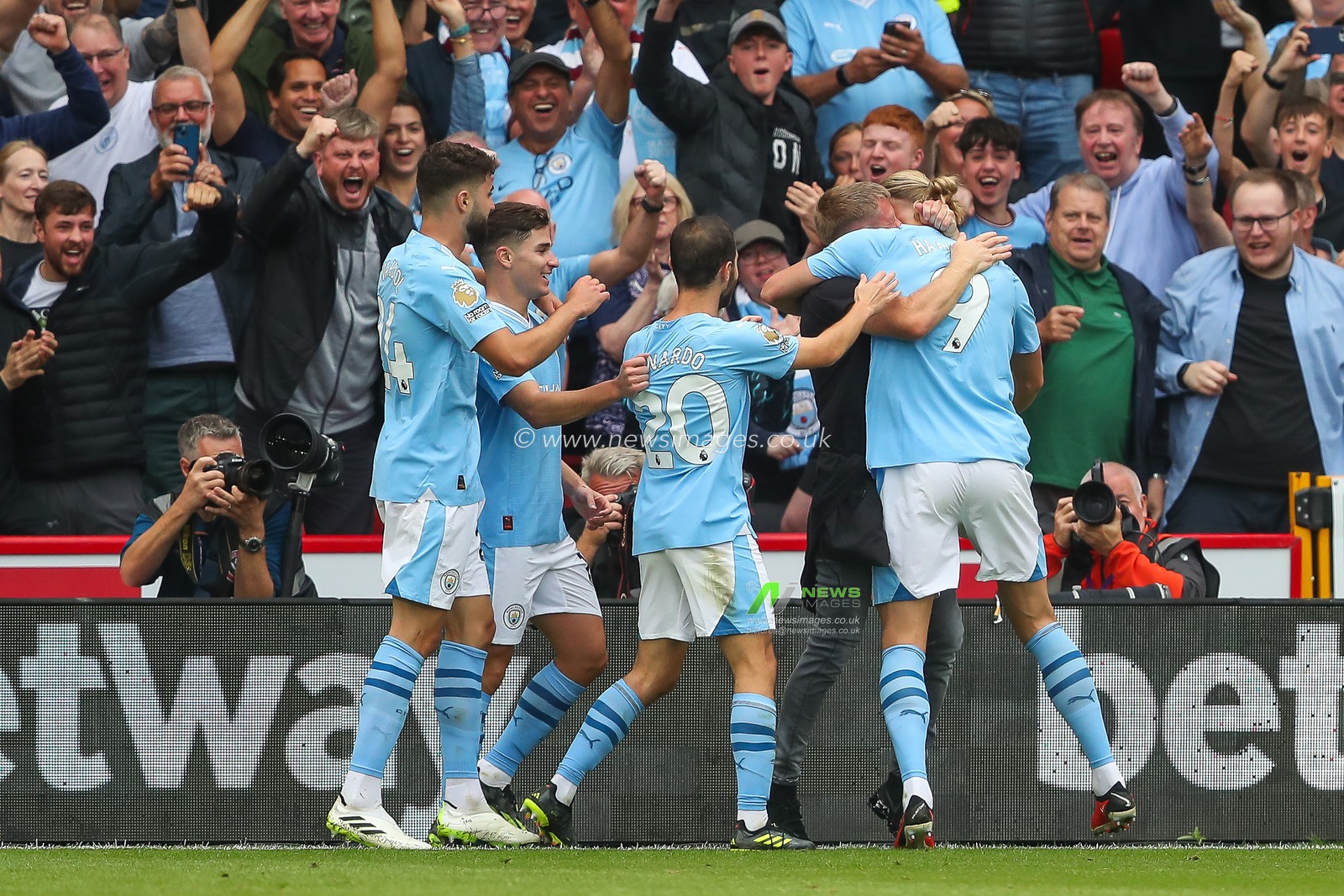 Erling Haaland #9 of Manchester City celebrates his goal to make it 0-1 during the Premier League match Sheffield United vs Manchester City at Bramall Lane, Sheffield, United Kingdom, 27th August 2023

(Photo by Gareth Evans/News Images)