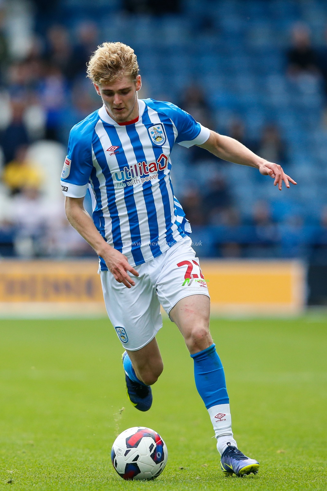 Jack Rudoni #22 of Huddersfield Town during the Sky Bet Championship match Huddersfield Town vs Cardiff City at John Smith's Stadium, Huddersfield, United Kingdom, 17th September 2022

(Photo by Ben Early/News Images)