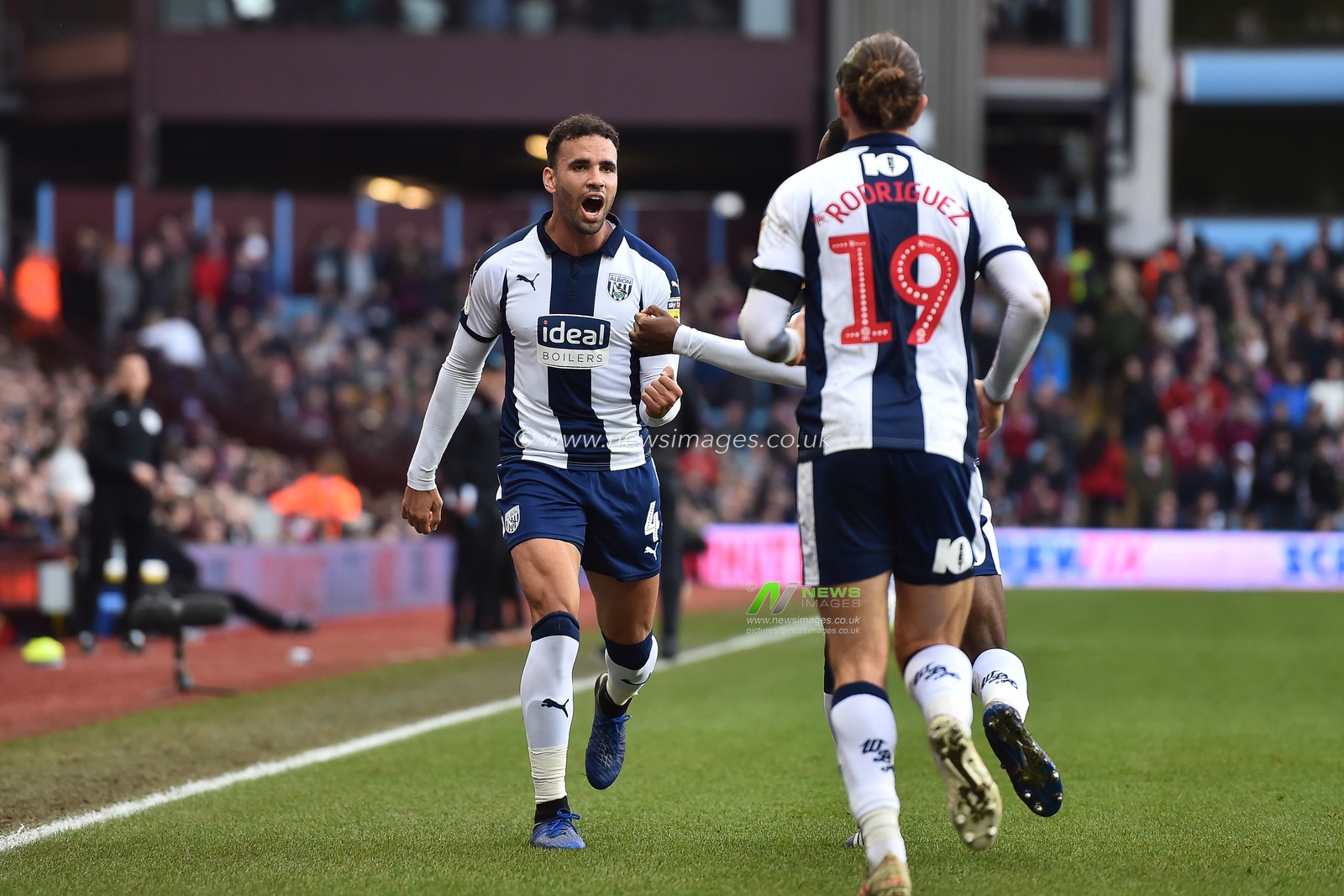 16th February 2019, Villa Park, Birmingham, England ; Sky Bet Championship, Aston Villa vs West Bromwich Albion : Hal Robson-Kanu (4) of West Bromwich Albion celebrates after scoring a goal to make it 0-1 

Credit: Jon Hobley/News Images

English Football League images are subject to DataCo Licence