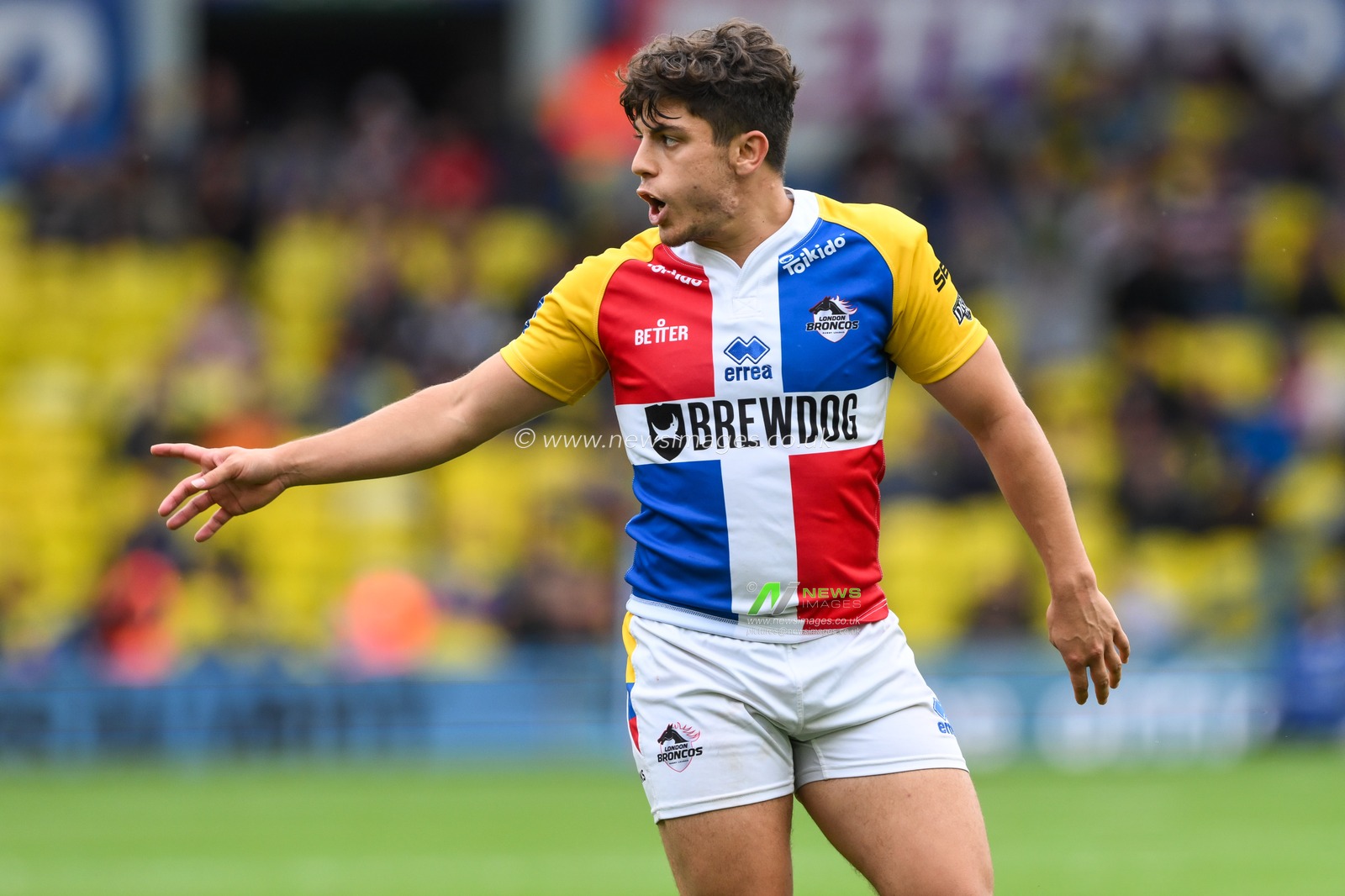 Oliver Leyland of London Broncos gives his team instructions during the Magic Weekend match Hull FC vs London Broncos at Elland Road, Leeds, United Kingdom, 17th August 2024

(Photo by Craig Thomas/News Images)