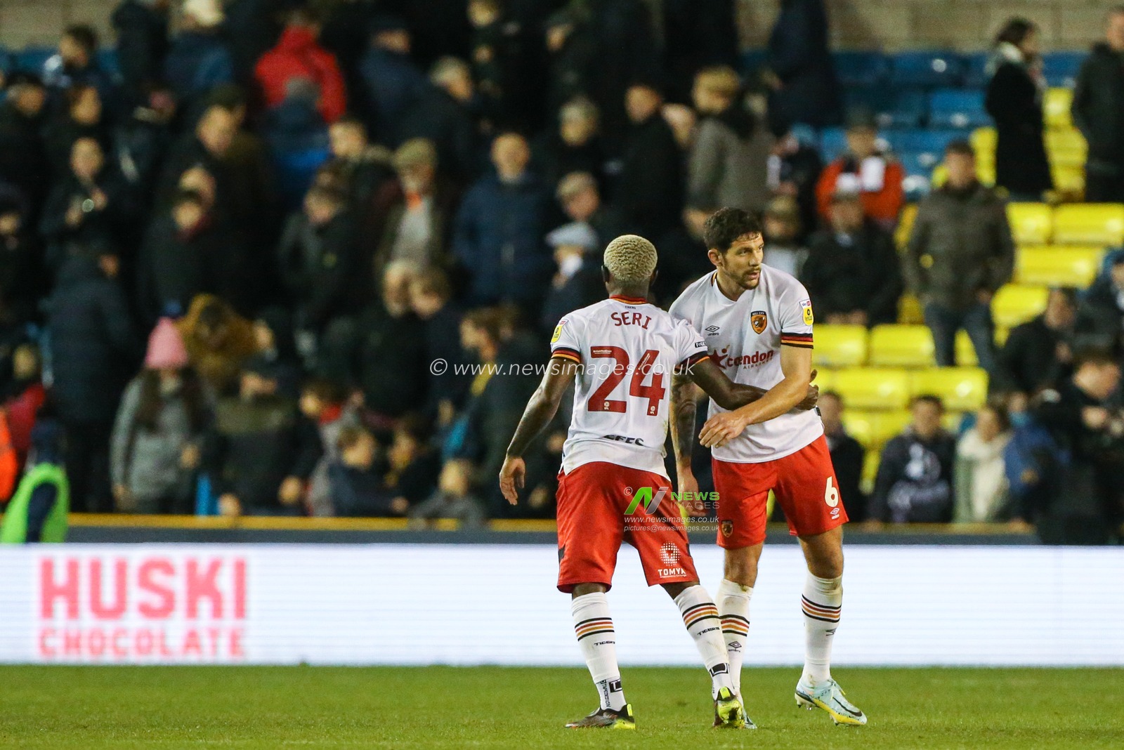 Jean MichaÃ«l Seri #24 of Hull City  and Tobias Figueiredo #6 of Hull City embrace at the final whistle during the Sky Bet Championship match Millwall vs Hull City at The Den, London, United Kingdom, 5th November 2022

(Photo by Arron Gent/News Images)