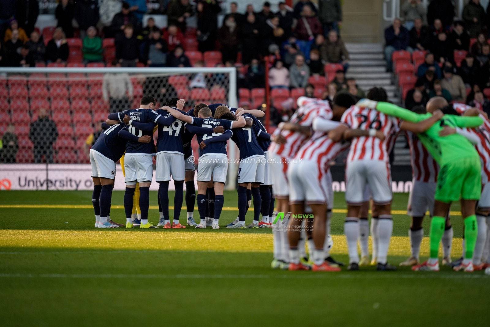 Millwall players in the pre-match team huddle during the Sky Bet Championship match Stoke City vs Millwall at Bet365 Stadium, Stoke On Trent, United Kingdom on 21 April 2026

(Photo by Maynard Manyowa/News Images)