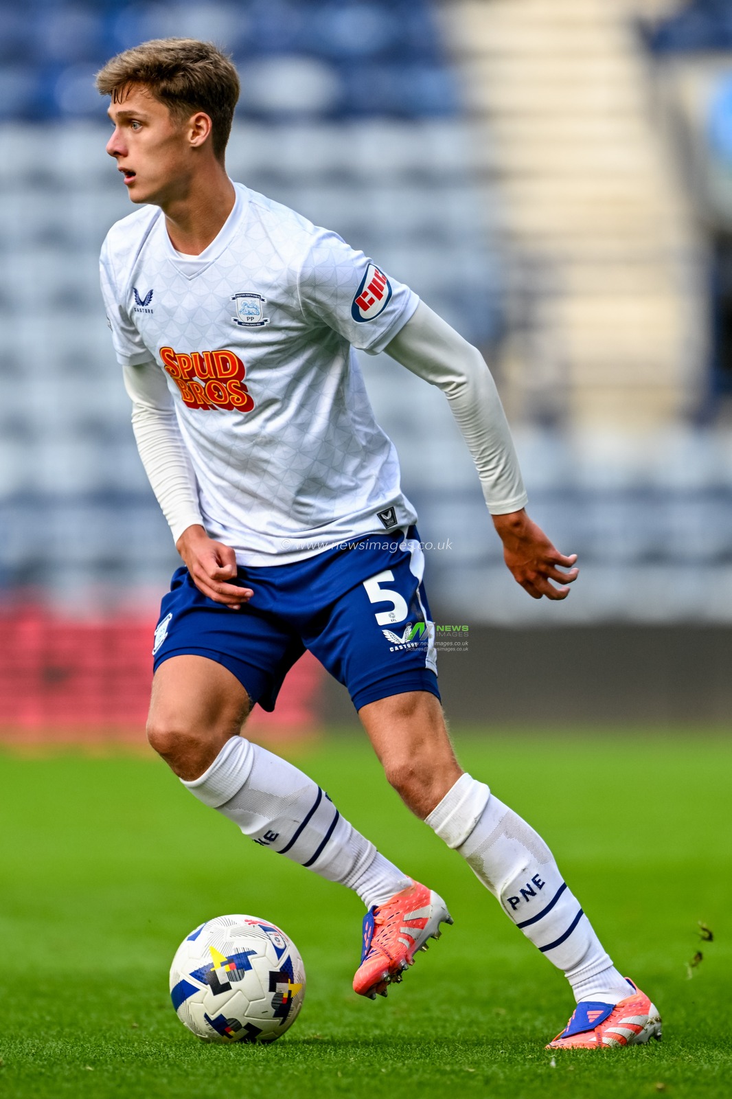 during the Sky Bet Championship match Preston North End vs Charlton Athletic at Deepdale, Preston, United Kingdom, 4th October 2025

(Photo by Adam Gee/News Images)