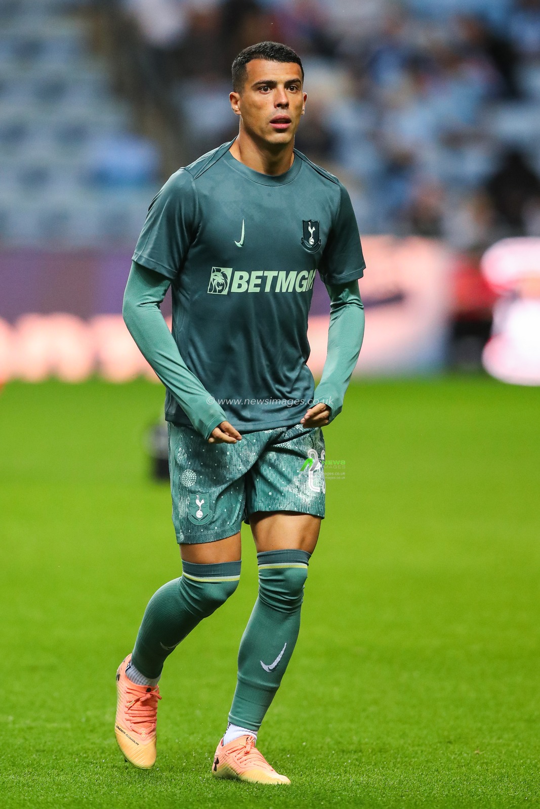 Pedro Porro of Tottenham Hotspur during the pre-game warm up ahead of the Carabao Cup match Coventry City vs Tottenham Hotspur at Coventry Building Society Arena, Coventry, United Kingdom, 18th September 2024

(Photo by Gareth Evans/News Images)