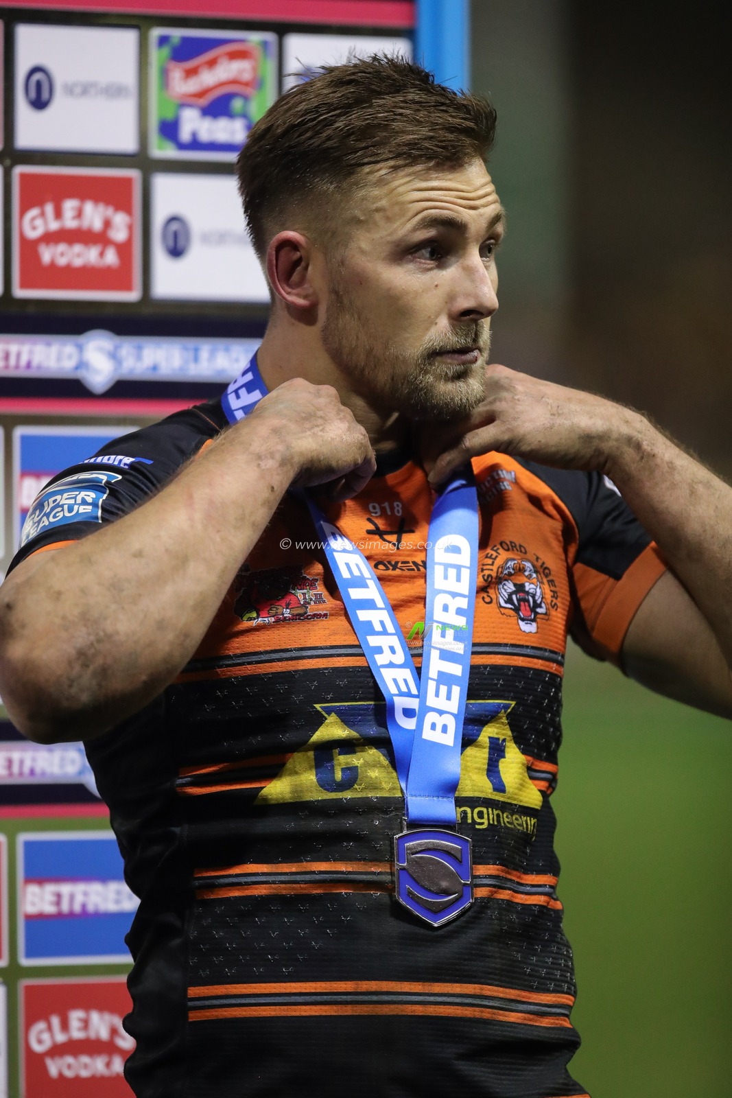 Man of the match Greg Eden #2 of Castleford Tigers after the Betfred Super League Round 5 match Castleford Tigers vs Leeds Rhinos at The Mend-A-Hose Jungle, Castleford, United Kingdom, 16th March 2023

(Photo by James Heaton/News Images)