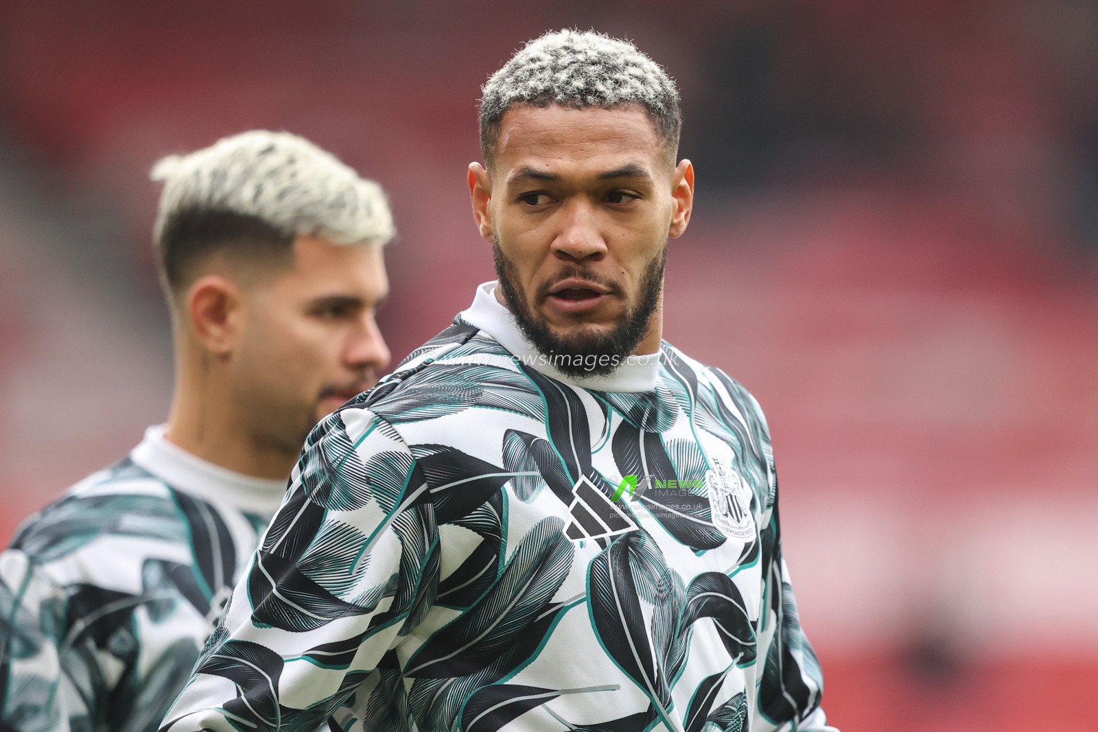Joelinton of Newcastle in the pregame warmup session during the Premier League match Nottingham Forest vs Newcastle United at City Ground, Nottingham, United Kingdom, 10th November 2024

(Photo by Alfie Cosgrove/News Images)