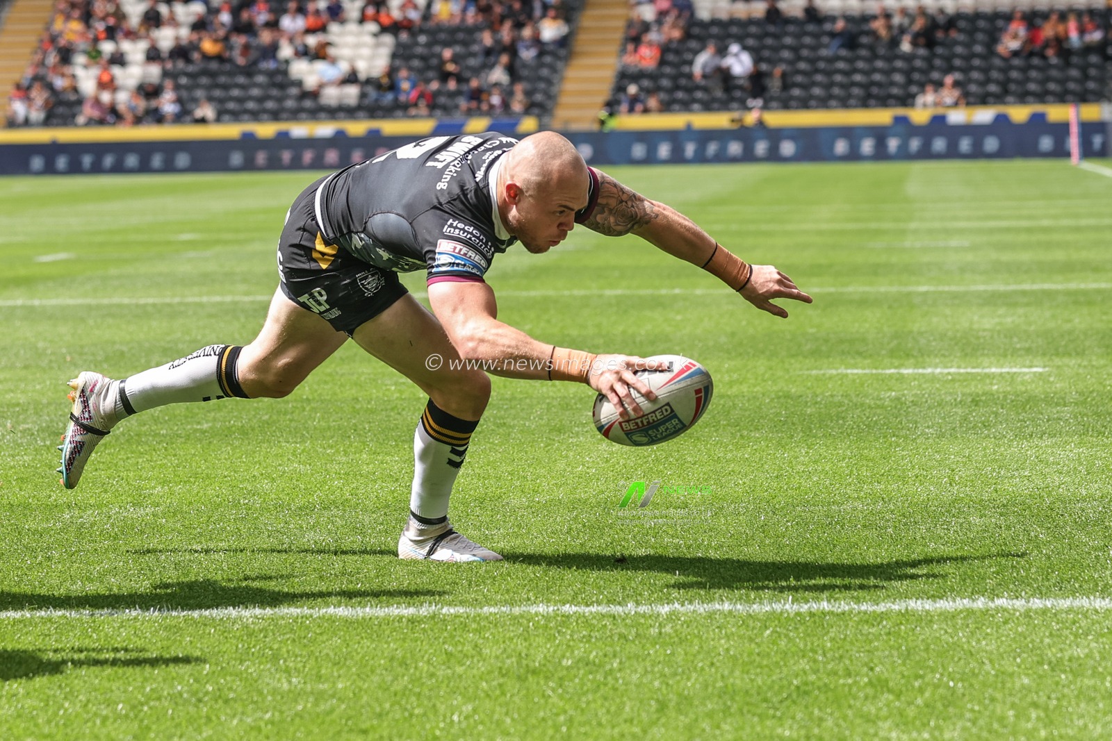Adam Swift #2 of Hull FC goes over for a try during the Betfred Super League Round 19 match Hull FC vs Castleford Tigers at MKM Stadium, Hull, United Kingdom, 15th July 2023

(Photo by Mark Cosgrove/News Images)