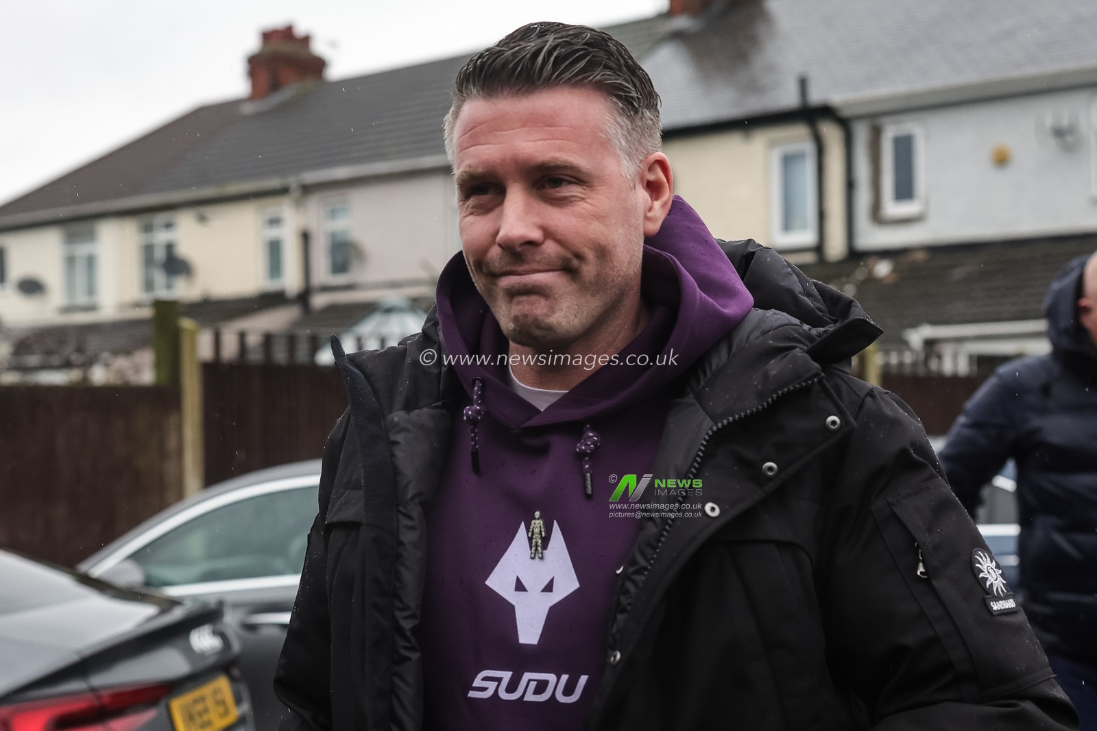 Rob Edwards manager of Wolverhampton Wanderers arrives during the Emirates FA Cup 4th Round match Grimsby Town vs Wolverhampton Wanderers at Blundell Park, Cleethorpes, United Kingdom on 15 February 2026

(Photo by Mark Cosgrove/News Images)