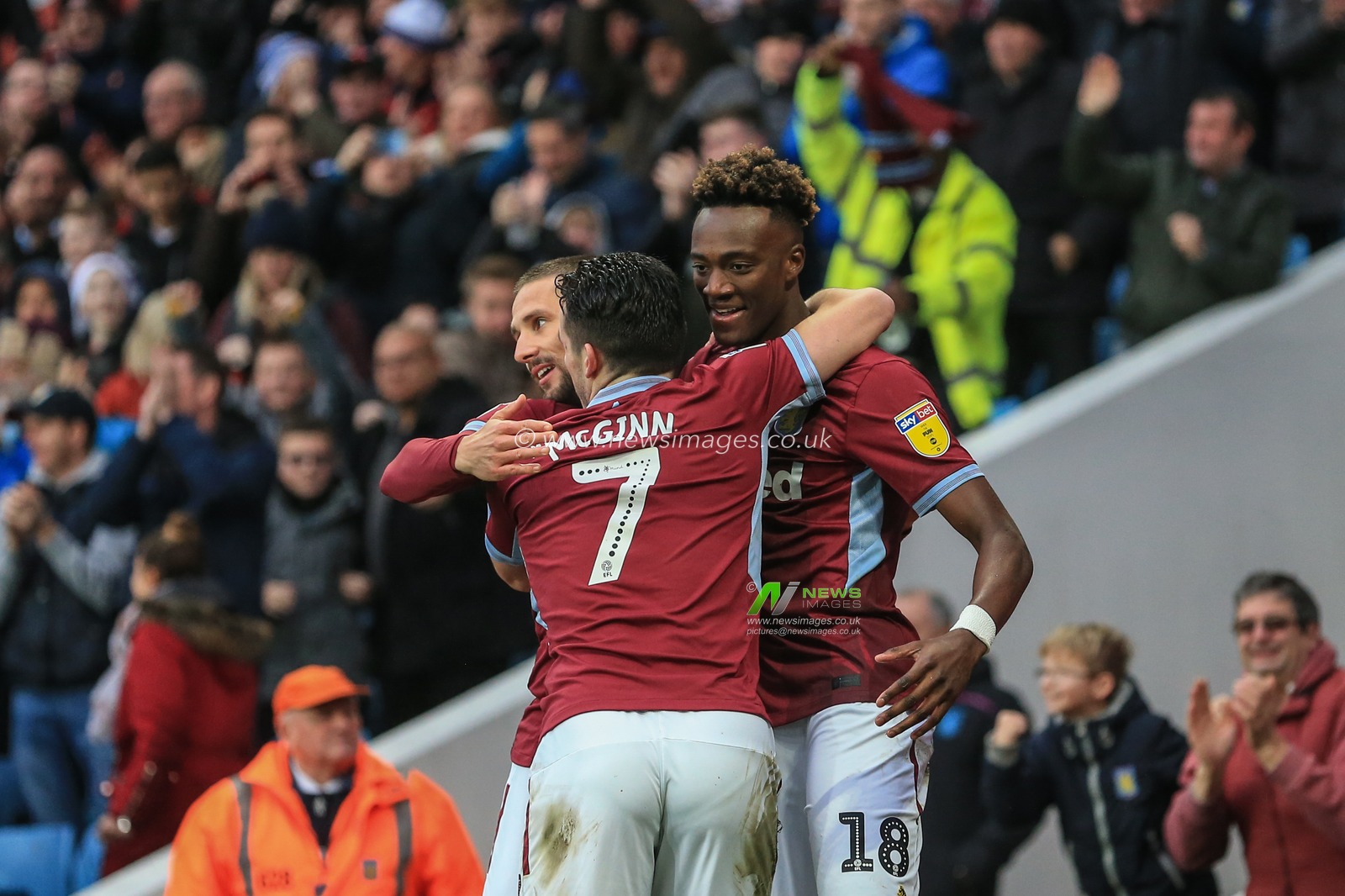 23rd December 2018, Villa Park, Birmingham, England ; Sky Bet Championship, Aston Villa vs Leeds United : Tammy Abraham (18) of Aston Villa celebrates his goal to make it 1-0

Credit: Mark Cosgrove/News Images

English Football League images are subject to DataCo Licence