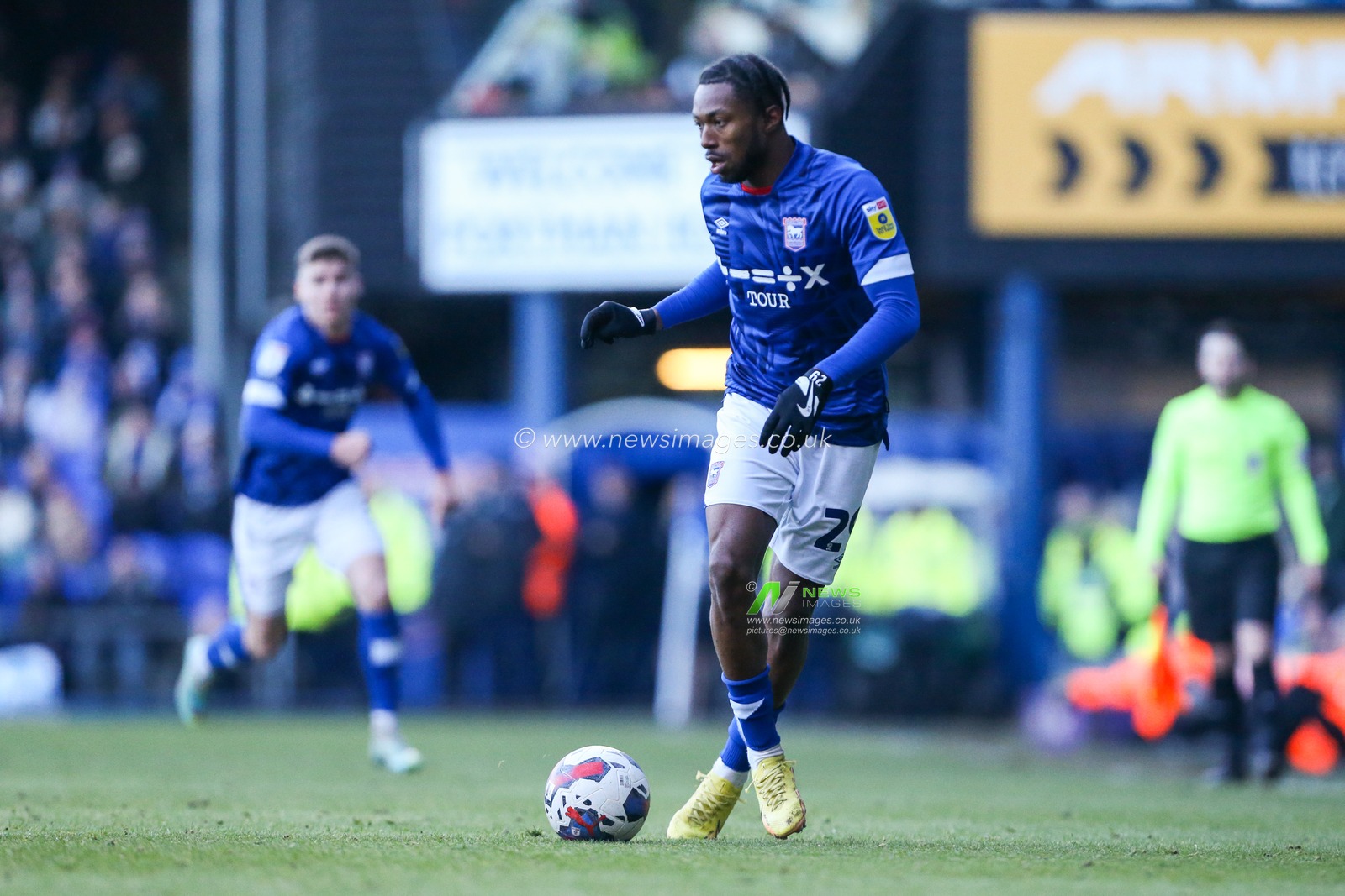 Kyle Edwards #29 of Ipswich Town on the ball during the Sky Bet League 1 match Ipswich Town vs Peterborough at Portman Road, Ipswich, United Kingdom, 10th December 2022

(Photo by Arron Gent/News Images)