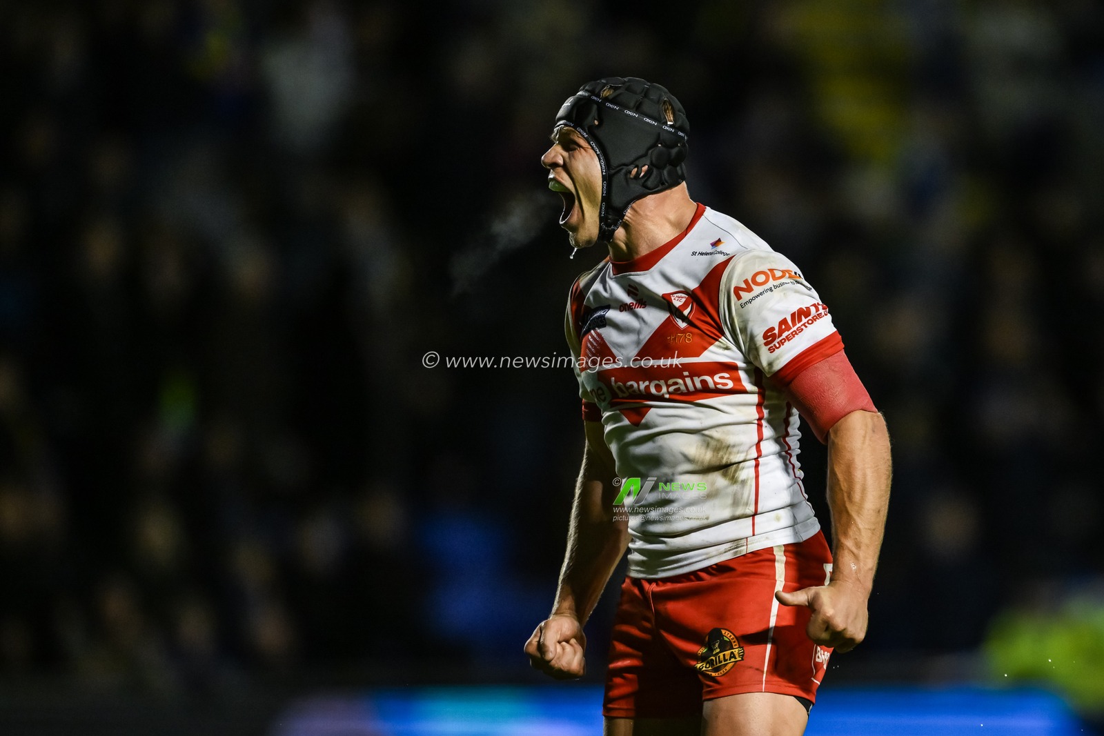 Jonny Lomax of St. Helens celebrates his sides successful conversion attempt which levels the score during the Betfred Super League play-off Eliminator 2 Warrington Wolves v St Helens at Halliwell Jones Stadium, Warrington, United Kingdom, 28th September 2024

(Photo by Craig Thomas/News Images)