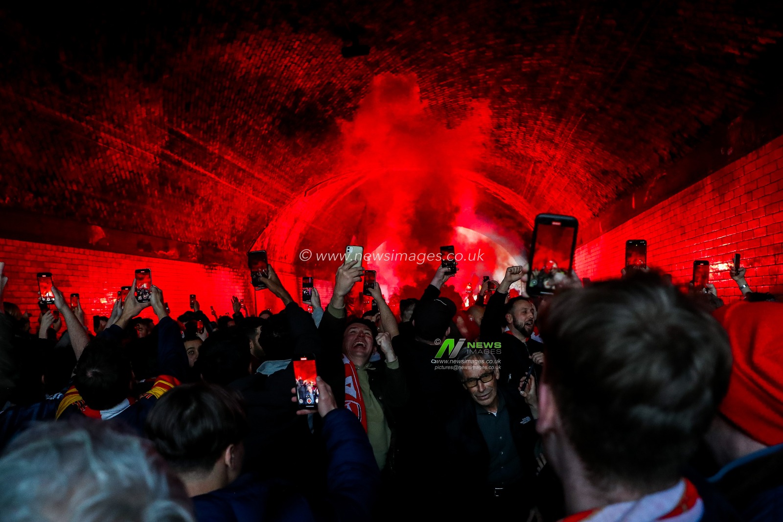 Arsenal fans march to Emirates Stadium prior to the UEFA Champions League Quarter-finals match Arsenal vs Real Madrid at Emirates Stadium, London, United Kingdom, 8th April 2025

(Photo by Izzy Poles/News Images)