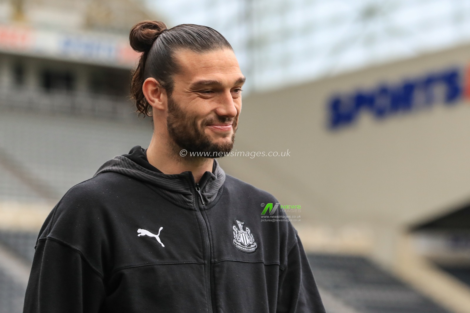 28th December 2019, St. James's Park, Newcastle, England; Premier League, Newcastle United v Everton : Andy Carroll (7) of Newcastle United arrives at St Jamesâ€™s Park 


Credit: Mark Cosgrove/News Images