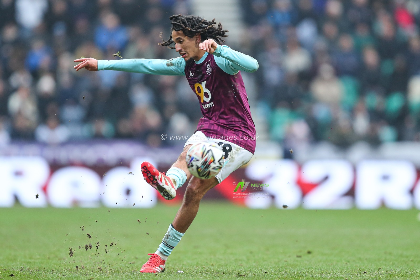 Hannibal Mejbri of Burnley crosses the ball in during the Sky Bet Championship match Preston North End vs Burnley at Deepdale, Preston, United Kingdom, 15th February 2025

(Photo by Jorge Horsted/News Images)