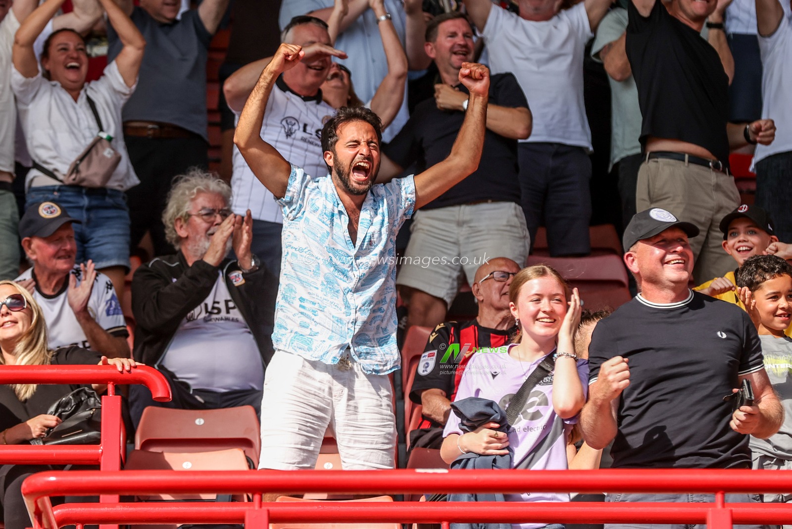 Bromley fans celebrate their goal making it 0-1 during the Sky Bet League One match Barnsley vs Bromley at Oakwell, Barnsley, United Kingdom on 15 August 2026

(Photo by Alfie Cosgrove/News Images)