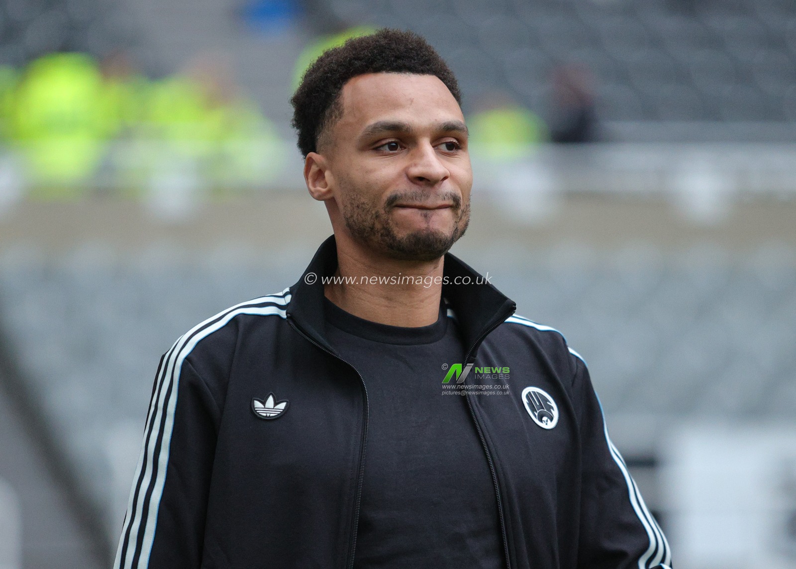 Jacob Murphy of Newcastle United arrives ahead of the Premier League match Newcastle Untied vs Brentford at St. James's Park, Newcastle, United Kingdom on 07 February 2026

(Photo by Richard Bierton/News Images)