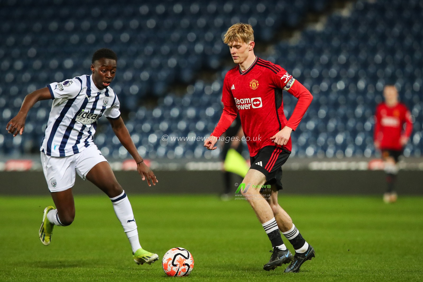Toby Collyer of Manchester United in action during the Premier League 2 U23 match West Bromwich Albion vs Manchester United at The Hawthorns, West Bromwich, United Kingdom, 18th March 2024

(Photo by Gareth Evans/News Images)