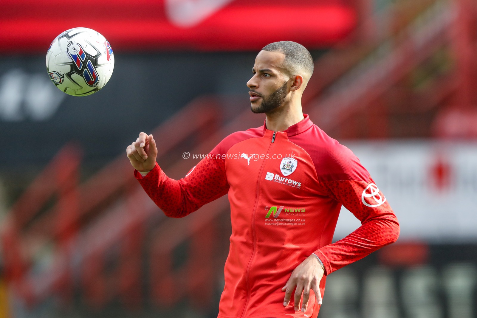 Barry Cotter of Barnsley warming up at half time during the Sky Bet League 1 match Charlton Athletic vs Barnsley at The Valley, London, United Kingdom, 6th April 2024

(Photo by Alfie Cosgrove/News Images)
