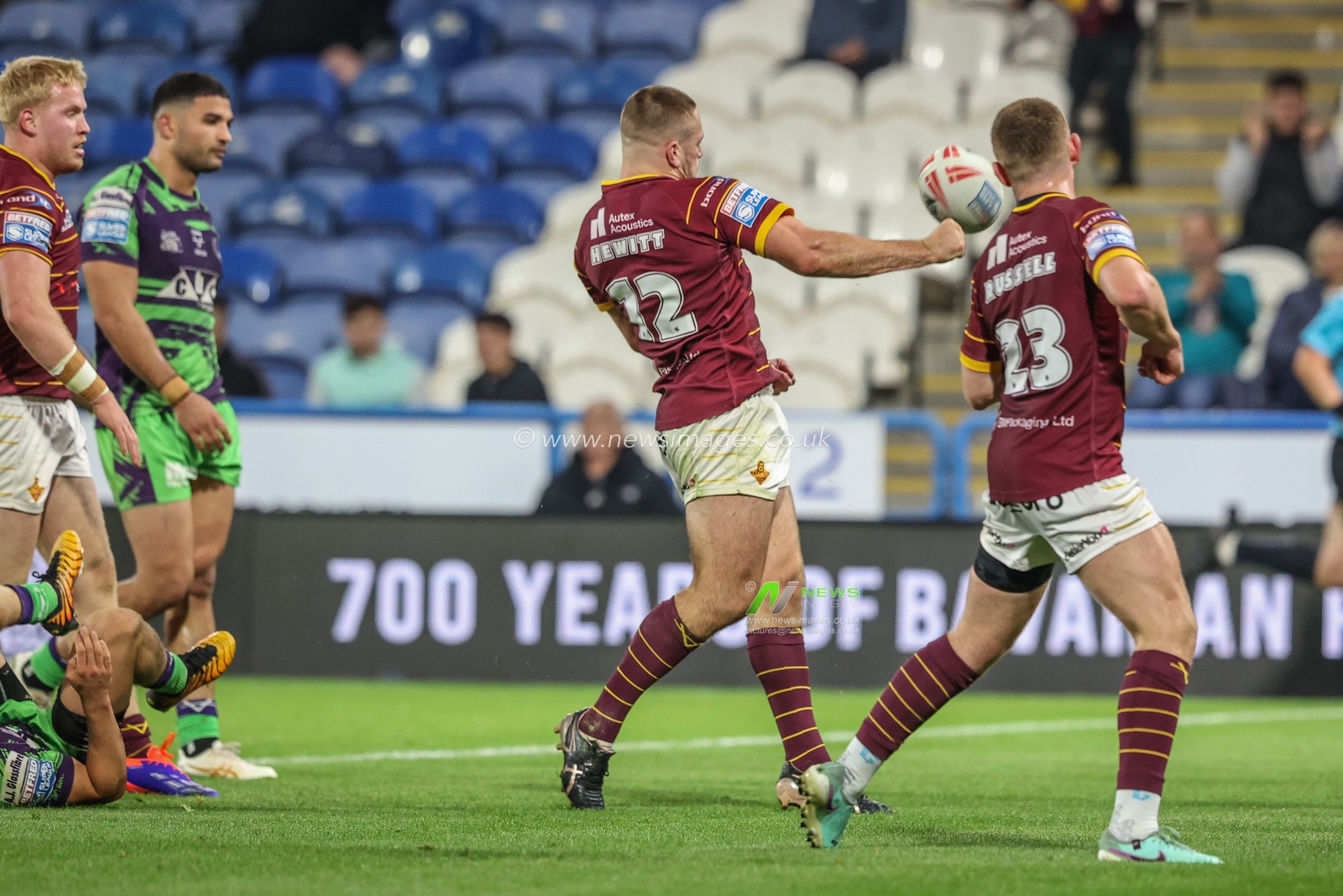 Sam Hewitt of Huddersfield Giants celebrates his try during the Betfred Super League Round 27 match Huddersfield Giants vs Castleford Tigers at John Smith's Stadium, Huddersfield, United Kingdom, 19th September 2024

(Photo by Alfie Cosgrove/News Images)