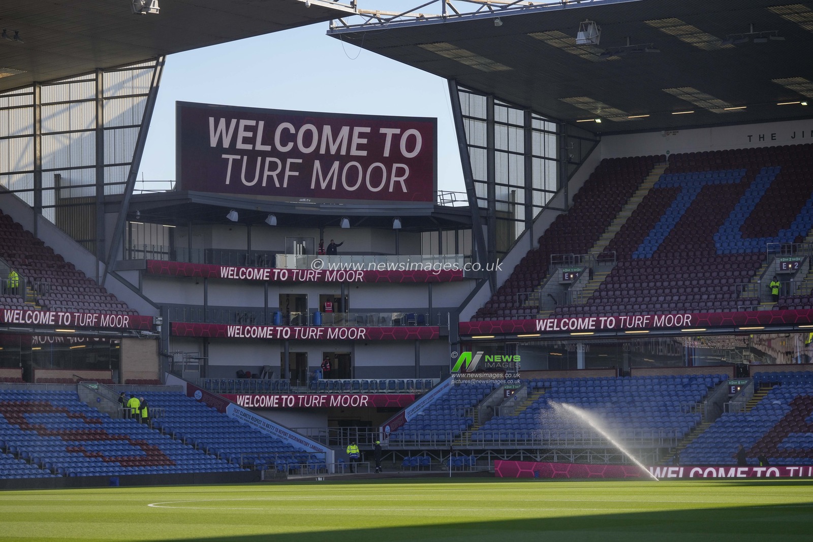 General view of Turf Moor before the Sky Bet Championship match Burnley vs Blackburn Rovers at Turf Moor, Burnley, United Kingdom, 13th November 2022

(Photo by Steve Flynn/News Images)
